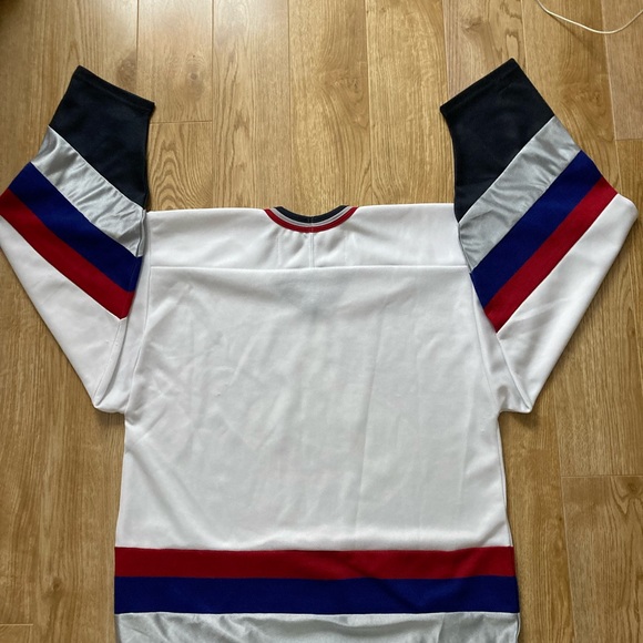 NHL CCM "Vancouver Canucks" White Orca Men's Hockey Jersey - Picture 5 of 8